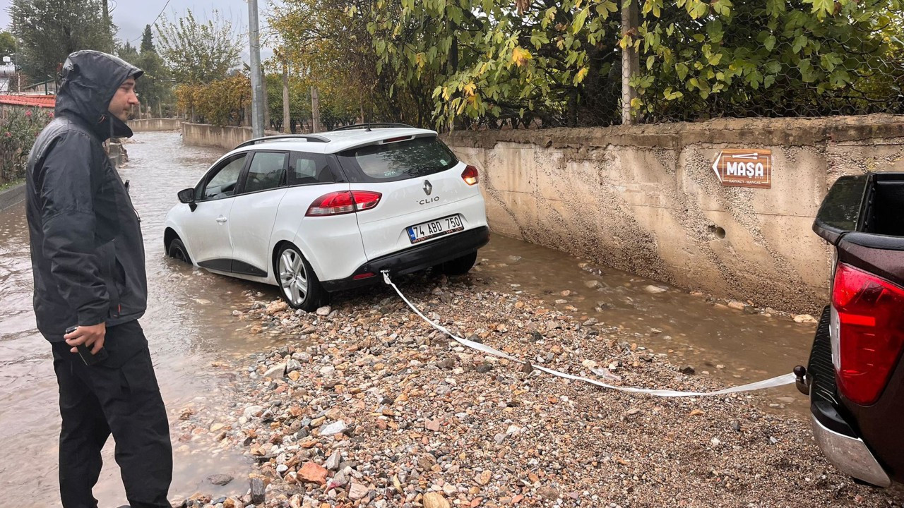 Muğla’da sağanak: Dereler taştı, su baskınları yaşandı